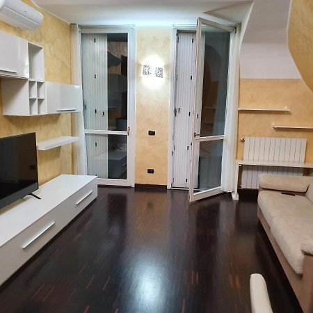 Milano Malpensa Grandi Mansarda Attico Διαμέρισμα Γκαλλαράτε Εξωτερικό φωτογραφία